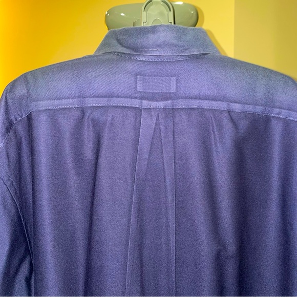 EUC Van Heusen Navy Blue Button-Down Dress Shirt - Picture 5 of 6
